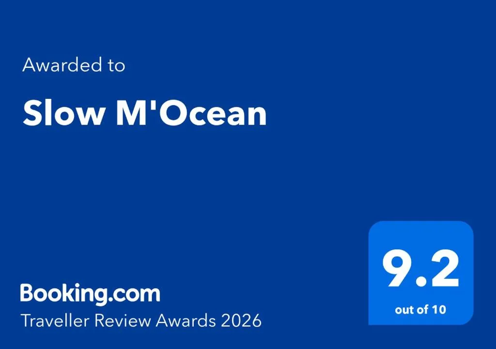 Booking.com award certificate for Slow M'Ocean property with 9.2 rating