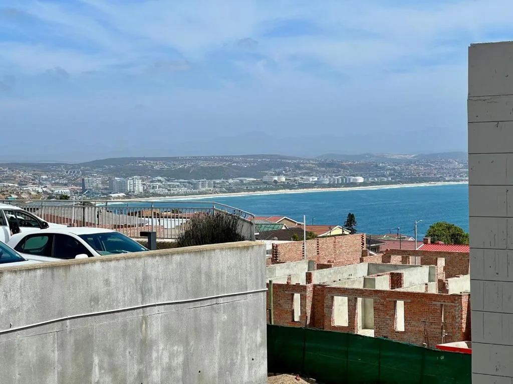 Panoramic coastal view of Mossel Bay beach and turquoise ocean waters